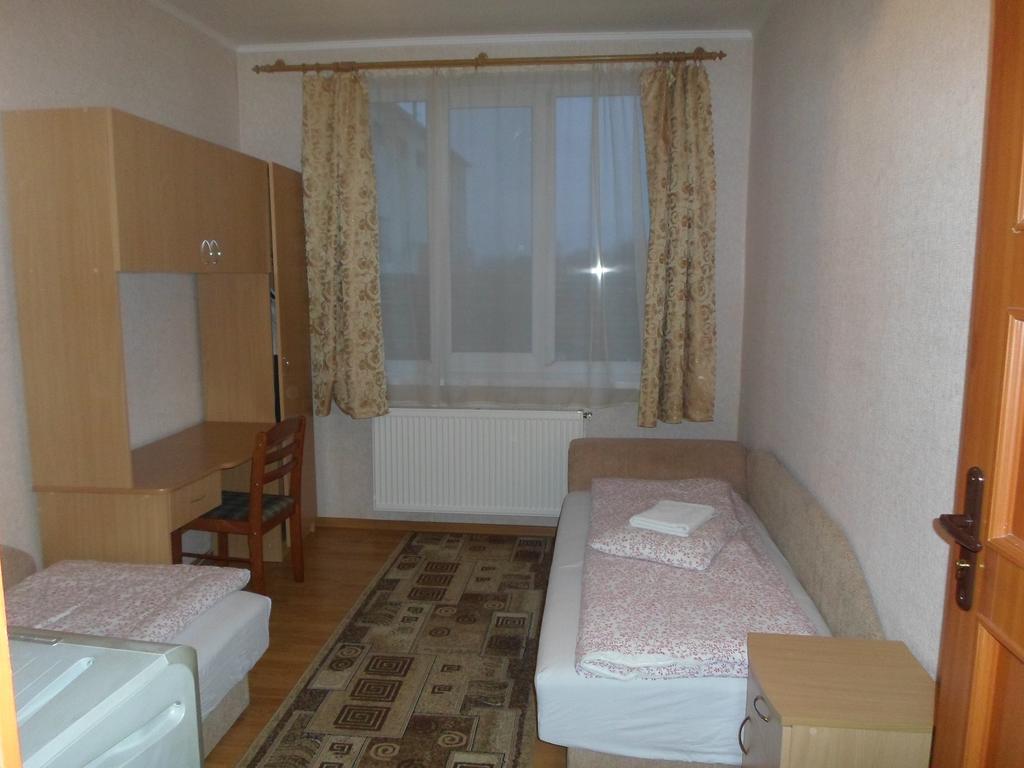 Piroshka Hotel ベレホヴェ エクステリア 写真