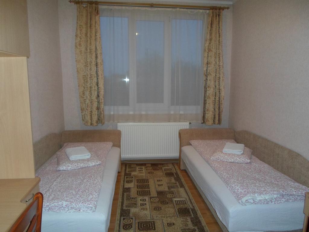 Piroshka Hotel ベレホヴェ エクステリア 写真