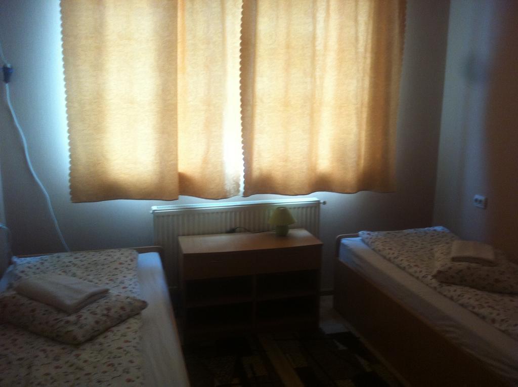 Piroshka Hotel ベレホヴェ エクステリア 写真