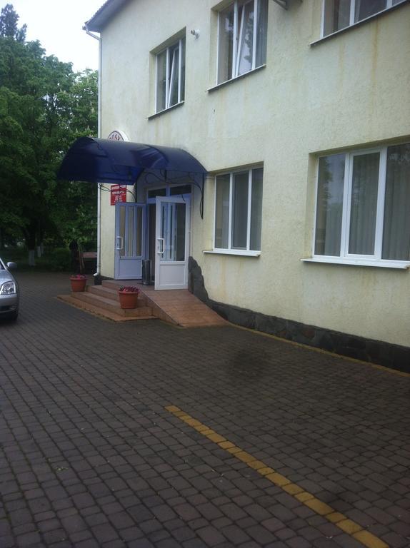 Piroshka Hotel ベレホヴェ エクステリア 写真